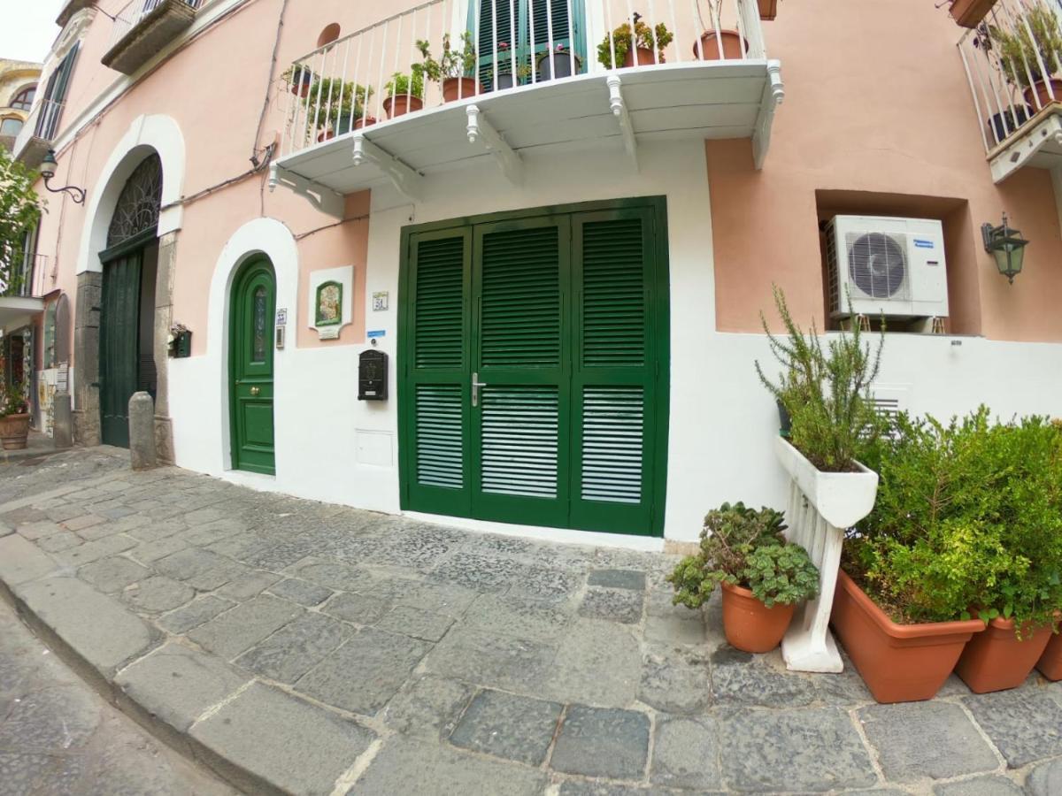 Appartamento Sul Mare Ad Ischia Ponte Exterior photo